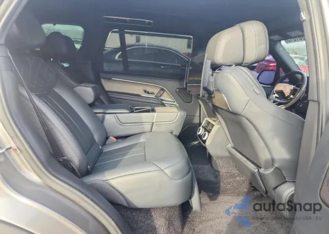 2023 Land Rover Range Rover First Edition z USA, uszkodzony, nr VIN SALKUBE76PA036786